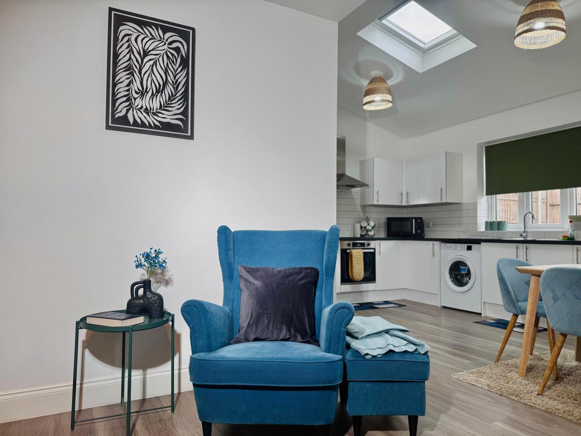 Cosy 1-Bed Flat 30Min To Central London & Parking Екстериор снимка